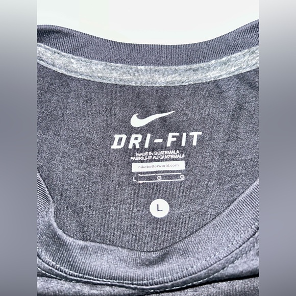 Nike Dri-Fit long sleeve - Picture 2 of 3